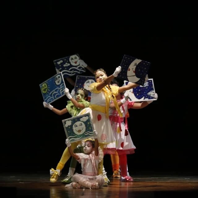 jericorito's tweet photo. Luna Lunera en el Quinto Encuentro de Mujeres Creadoras en Escena en homenaje a la gran Flora Ovalles https://t.co/DXEV5VyMJP