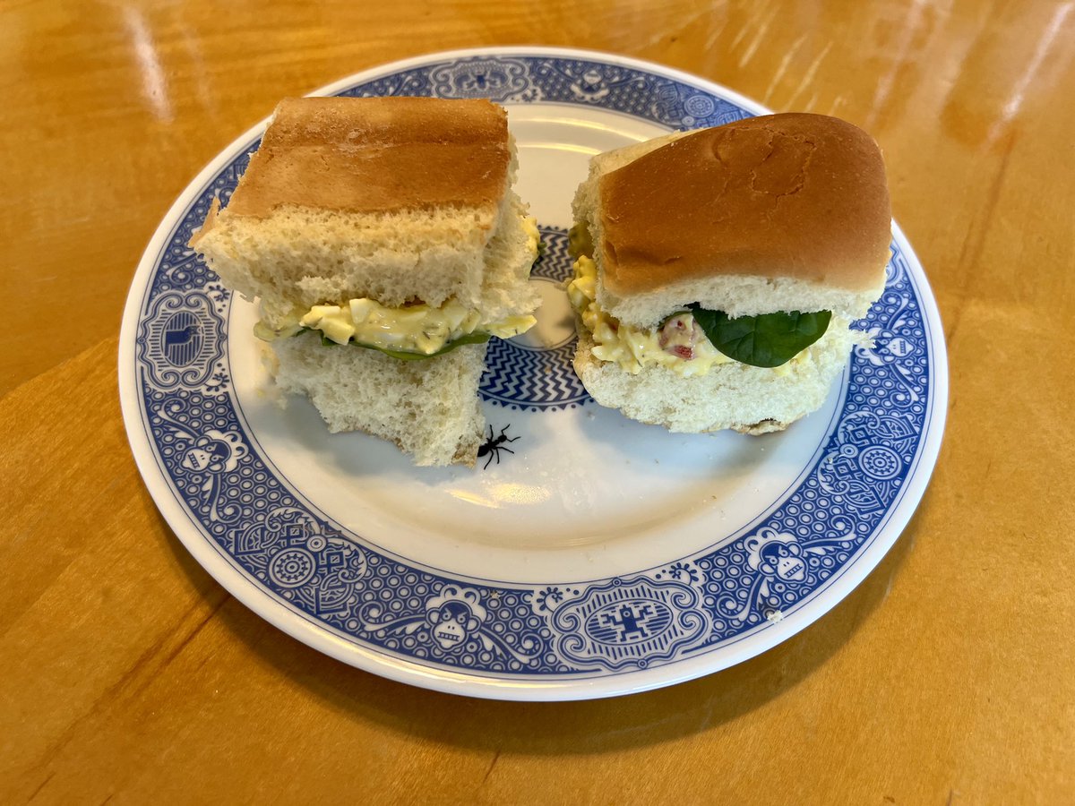 calamityware's tweet photo. #realfood #realpictures #egg #salad with red #peppers and #spinach gets 2 thumbs up. https://t.co/ENAl7vpECy