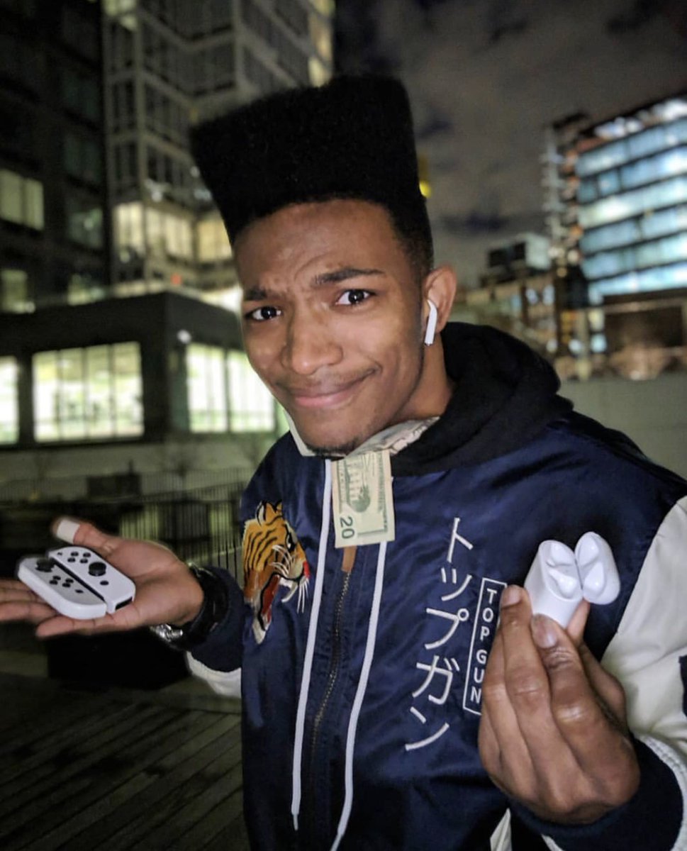 EtikaMemories's tweet photo. Etika and his home New York https://t.co/zdJ3zQS71C
