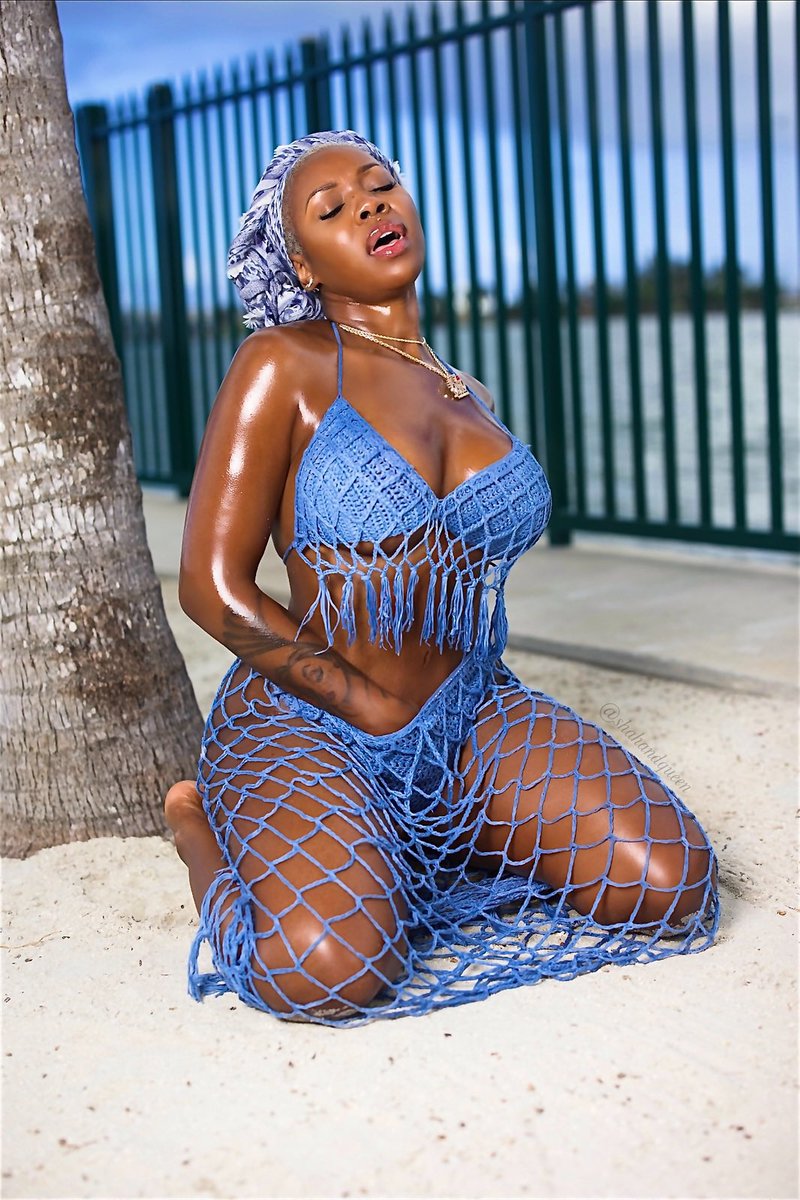 👑: When was the last time you licked your fingers?