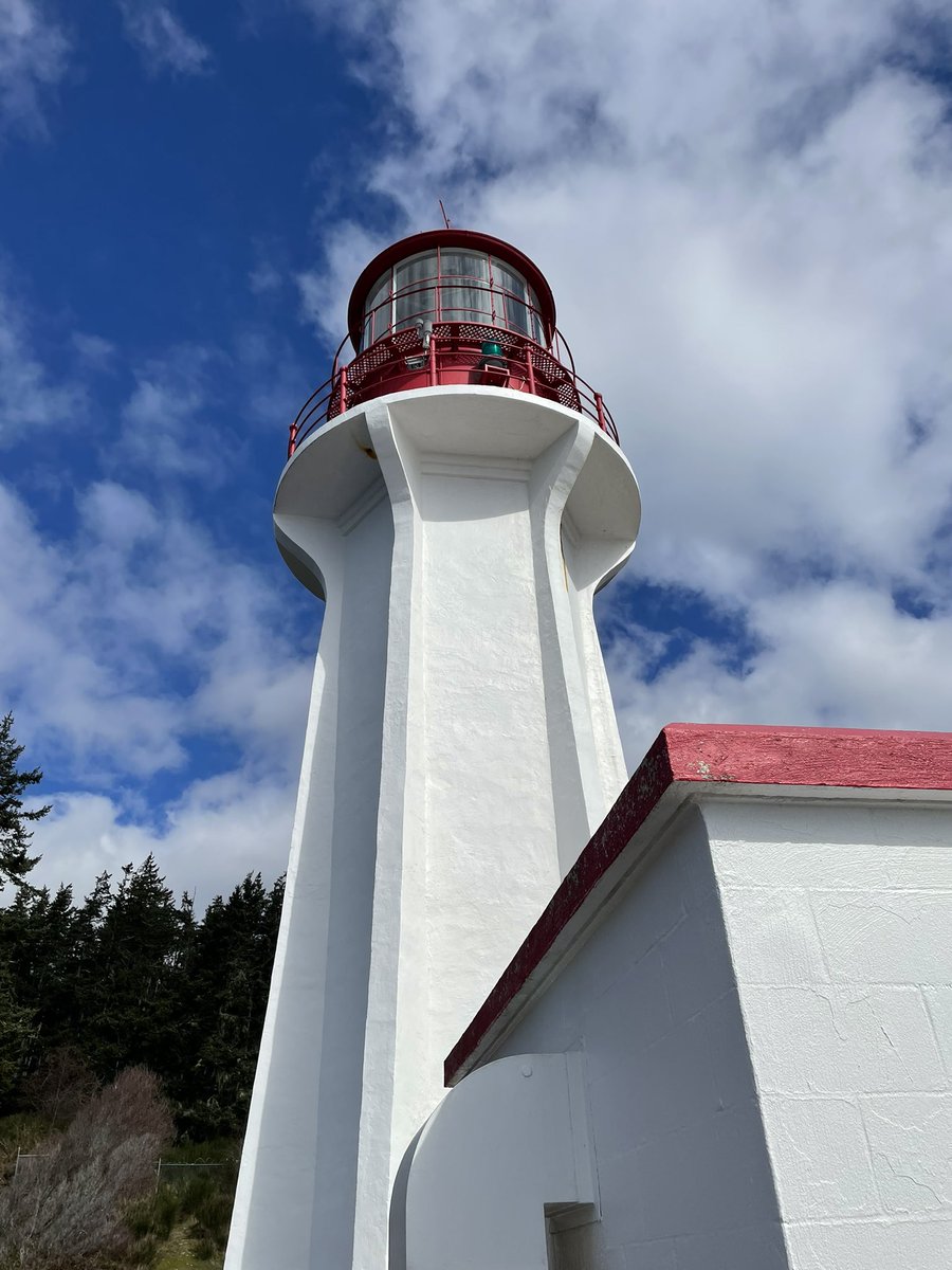 pastiscam's tweet photo. Post Sherringham Lighthouse (and area) hike refreshments on a sunny deck at @SookeBrew with Fish &amp; Chips 🍻 #BCCraftBeerQuest #Giddeeup @carloncouncil @gord_newton @GordieLogan @craftbrewjester @StonerMay @EatDrinkBuyBC @BCAleTrail #BuyBCCraftBeer https://t.co/6kp3yL7zqM