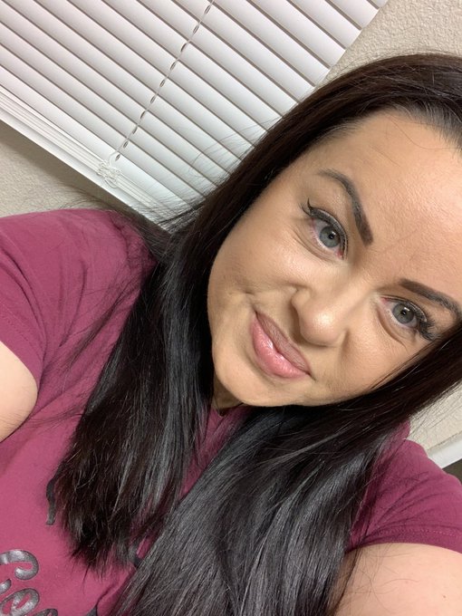 Waiting for my food and gonna shoot some content https://t.co/hmeIQhF3H6<a href="/tag/mvsales"class="tags"><span>#mvsales</span></a>