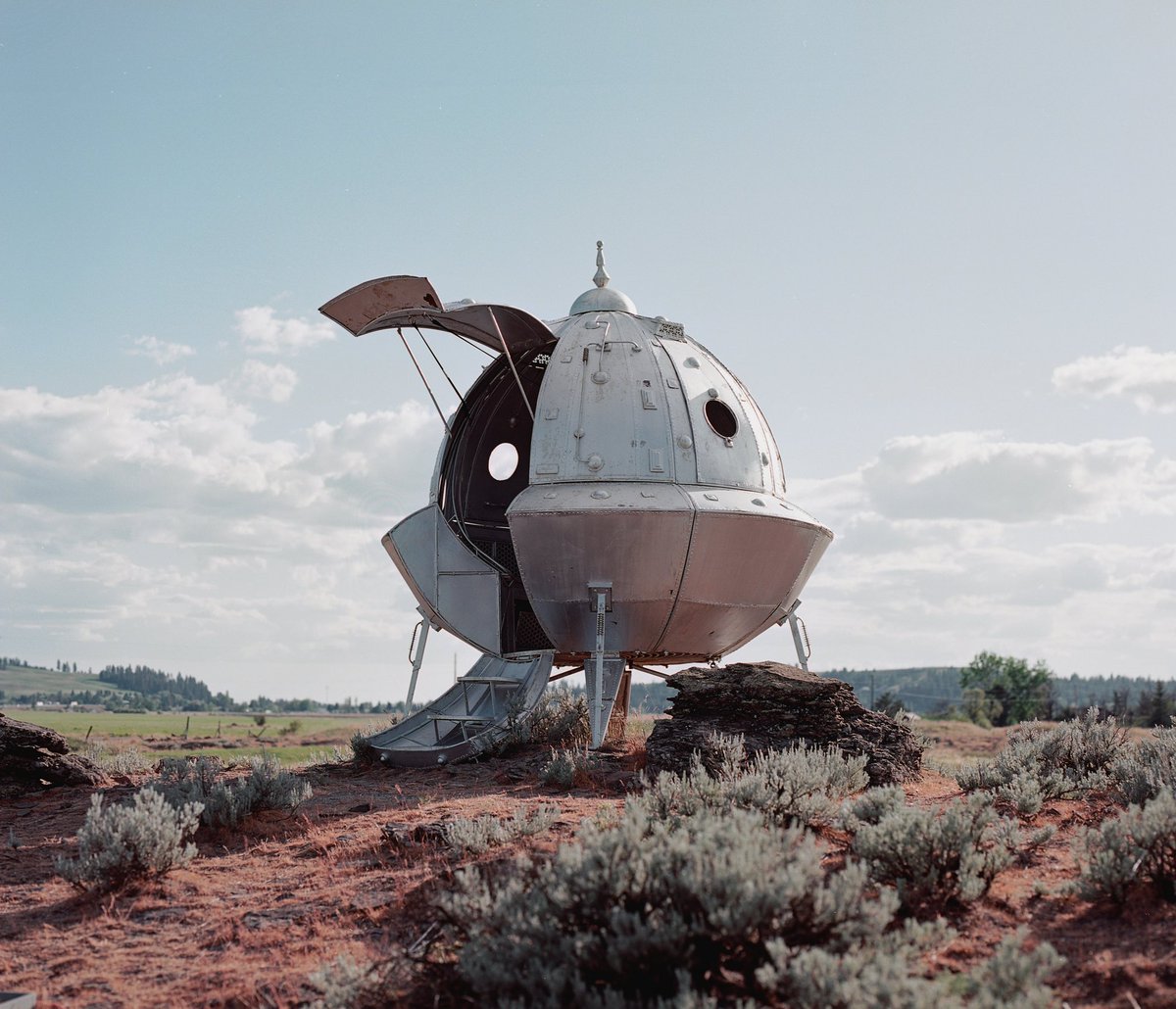 arthuritis_'s tweet photo. Feel free to abduct me 👽
Apparently the dude that owns this bought 10 of them from China and sold all them but this one. 
🎞: Kodak Ektar 100
#filmphotography #photography #35mmfilm #ektar https://t.co/dCVR862f0e