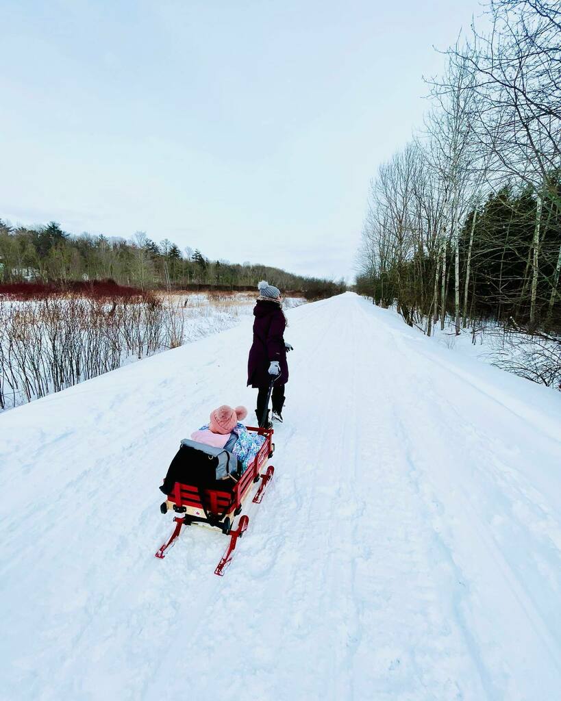 ASolisMontero's tweet photo. Great White North 🇨🇦 
__________

#explorecanada #paradisecanada #myottawa #ottawaphotographers #ottawatourism #hike #facesottawa #livelovecanada #iphotography #ottawa_instaphoto #ottawasworld #outaouaisfun #enjoycanada #raw_vip_gold #best_canada_photos
… https://t.co/wABPQ3bJJW https://t.co/j4vqDomvZC