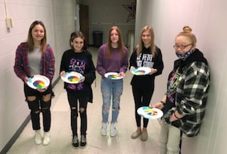 MaryFinley13's tweet photo. Check out the color wheel projects in @cherirock54  #Cosmetology class! #CTEWorks @mcscte https://t.co/lN3LQ5Mggb
