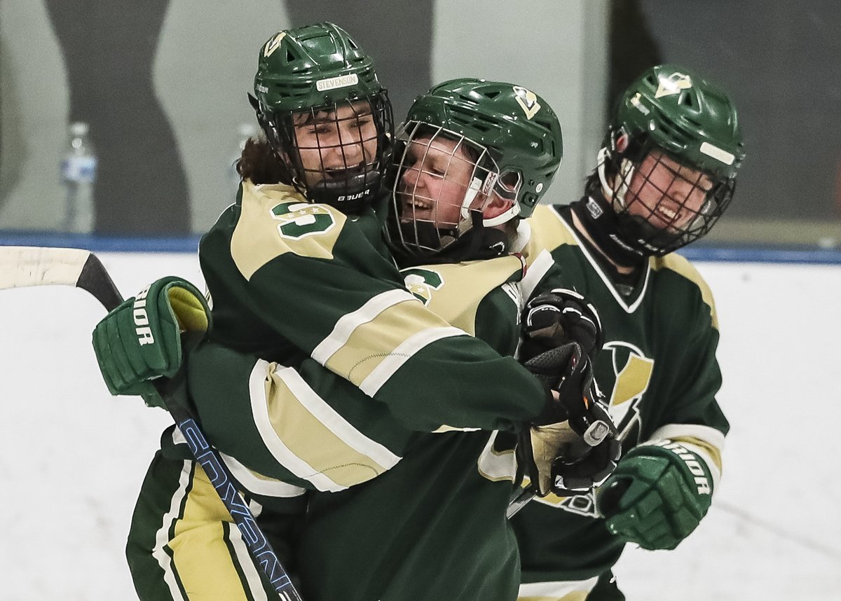 stevensonhs's tweet photo. Congratulations to the Stevenson Boys Hockey Team! The Patriots won the Illinois State Championship today at Edge Ice Arena in Bensenville with a 5-0 win over St. Viator! It's the first state hockey championship in school history!! https://t.co/Tcz2BJAY3L