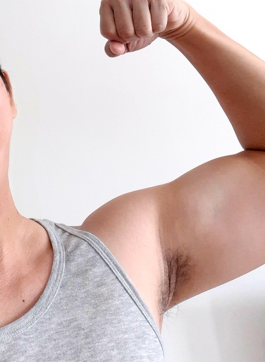 thorald21's tweet photo. Who wanna sniff my armpit? https://t.co/8FNNoUxFkR