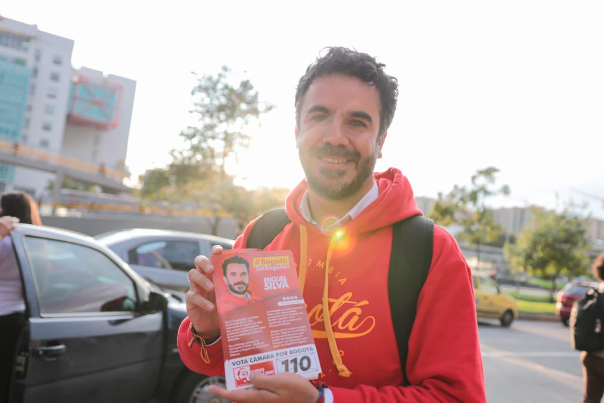MSilvaMoyano's tweet photo. ¡Hicimos una campaña con el corazón! El @NvLiberalismo volvió a las calles. Llevamos el mensaje de una nueva manera de hacer política con la frente en alto. Felicito a todos mis compañeros por una campaña llena de mística y convicción. ¡Siempre adelante! https://t.co/X36gRpp8u6