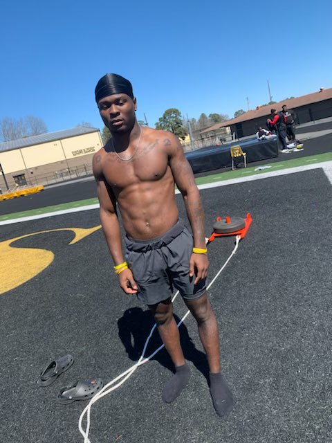 Ej_nextup12's tweet photo. Good work today with @ImCoach_J . Worked on picking  my knees up and  coming out the blocks for my first time. (Dropped my Time by a sec) I’m coming for the 23.15 for state‼️‼️ https://t.co/FrHJ92LEEa