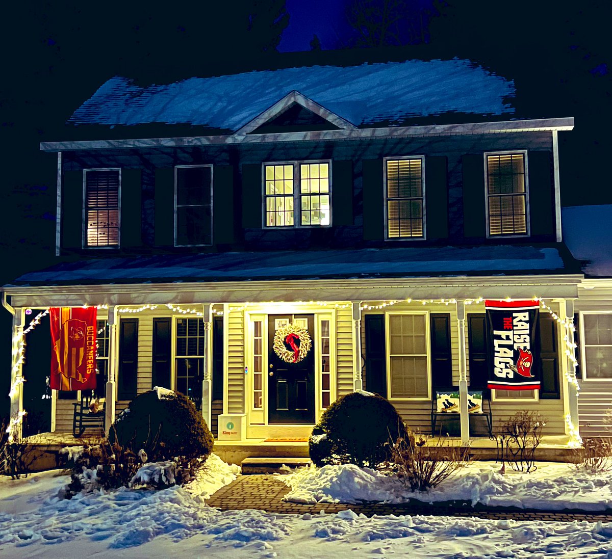 davidevops's tweet image. 8:15pm ET Sunday 3-13-22… just doing a little home decorating. LFG!!!!! @TomBrady @Buccaneers