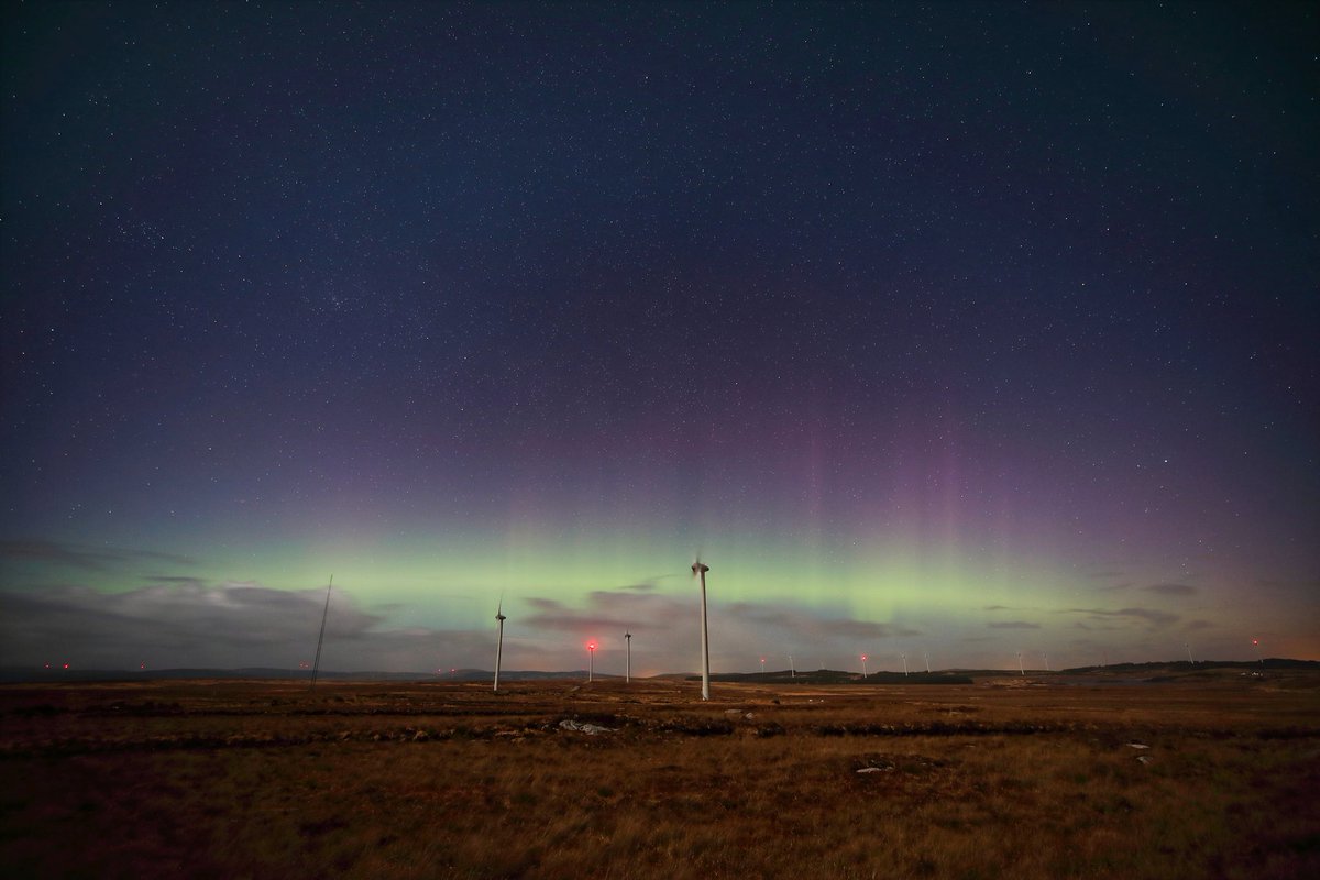 Aurora over Galway Wind Farm (between Spiddal and Moycullen, 23:37, 13/3/2022)
