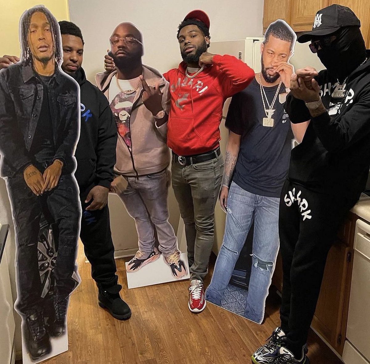 15HunnidJustin's tweet photo. Making cardboard cutouts of yo dead ops is insanely disrespectful😮 https://t.co/boEva5MLaF