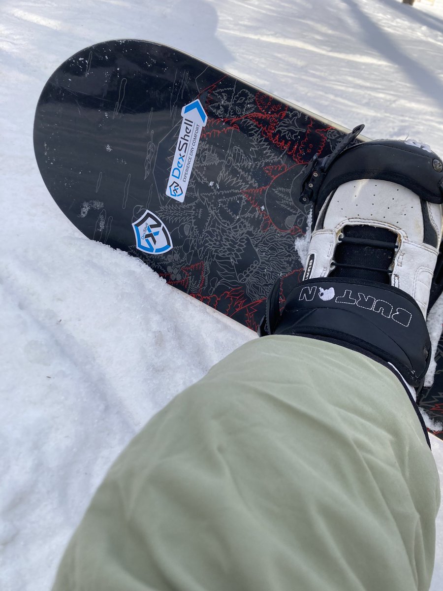 DexShell_Global's tweet photo. Enjoy the snow while staying dry before the season ends #ski #snowboarding #ExperienceDryComfort https://t.co/cwD98ke9Qn