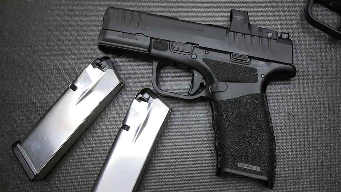 GunUp's tweet photo. Sootch00 reviews the New Springfield Armory Hellcat Pro: 15+1 mag capacity, 3.7" barrel yet super thin. Hex Optics Wasp mounted. #hellcatpro #springfieldhellcatpro #sootch00
๐ฅ Watch Video on GetZone: https://t.co/VMqec8Hcnw https://t.co/55a2rRNcXT