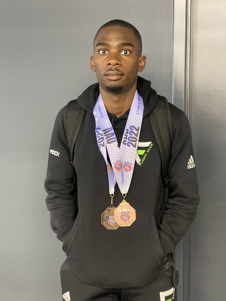 Rahkeem_Faison's tweet photo. Back in NC after competing in a Great weekend at the 2022 @AAUTrackNField Indoor Nationals. Continued growth but I’m thankful to have placed 3rd in the 60m Dash Finals(17-18 yr) (7:02-PR). Up next @ATrackNationals (Indoor) Freshman Division #NCFlight #allthankstothemosthigh https://t.co/9XOovdTRwv
