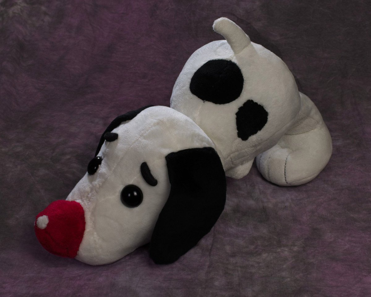 MrsWeirdFriends's tweet photo. He's got the heart of a champion! 🏆😭
(made from a Snoopy toy and other plush scraps)
#lilbrudder @StrongBadActual https://t.co/CZKYHnu3D4