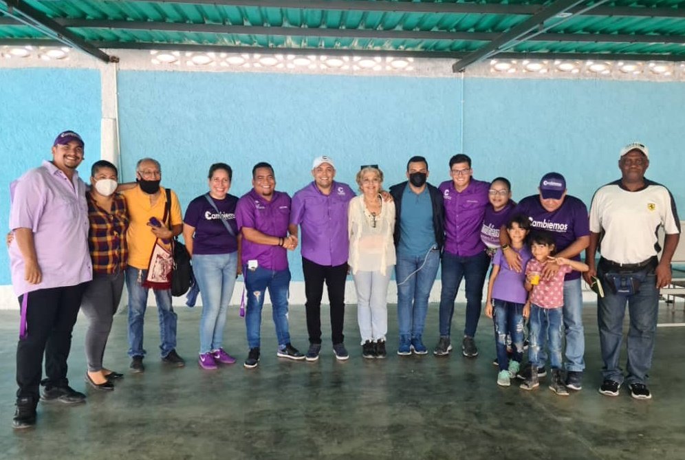 FJMatheus's tweet photo. En el estado #Aragua el movimiento ciudadano sigue consolidándose como una opción democrática. Felicitamos a la dirección regional y su secretario general @gustavorangelg por asumir está responsabilidad y al dip. @MartinLopezRios quien nos acompañará en la dirección nacional. https://t.co/N3hZftQNZp
