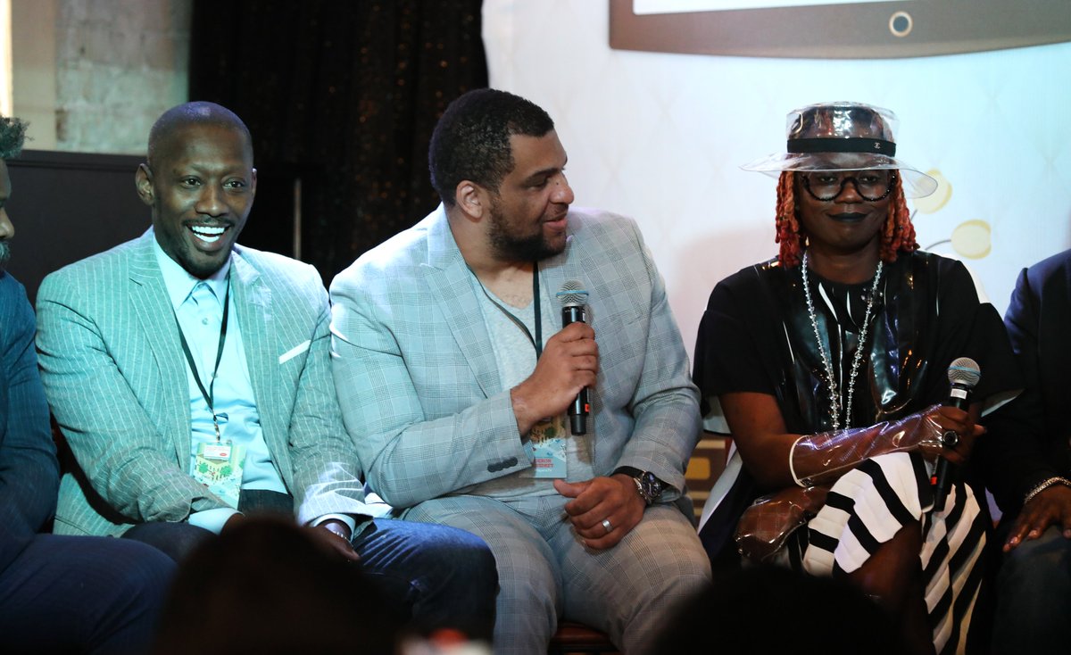 BrandInnovators's tweet photo. Saved the best for last.🏆 @ProcterGamble, @ThePlayersTV, @ReachTVnetwork, @Essence, Bonin Ventures, Pod Digital Media join us on stage to discuss the ways in which marketers &amp; brands can open the apertures of what it means to be Black-owned vs Black targeted. ✊🏿Mod: B Code. ▶️ https://t.co/e24F2QSSEW