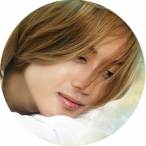 DulceDeMethal's tweet photo. Mi afecto y mis deseos no han cambiado, pero una sola palabra suya bastará para silenciarme.

@khj_heneciatwt 
#kimhyunjoong
#김현중
#siempredetumanokhj https://t.co/UfMYPUm8Xu