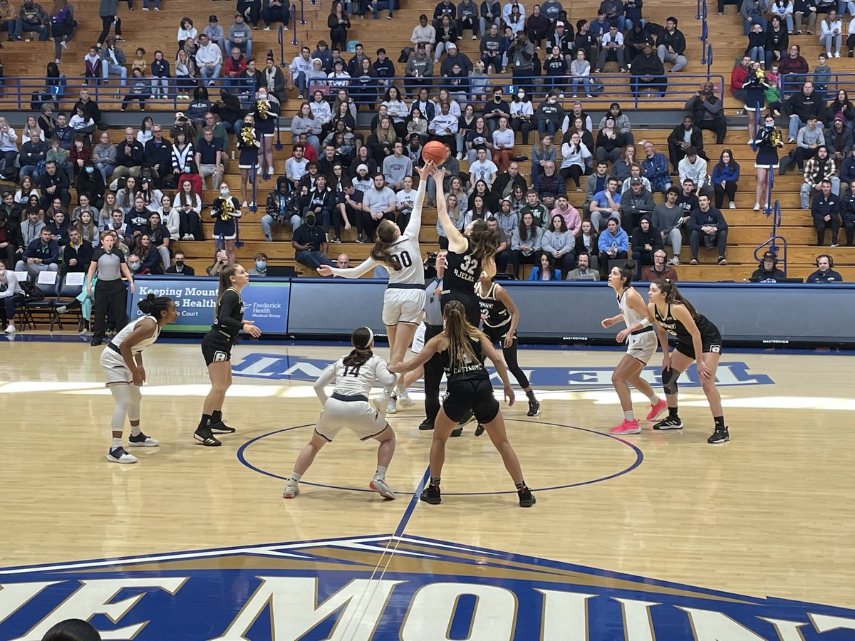 albertjvargas's tweet image. Spontaneous road trip to see Liliana. Fun to see the Mount’s WBB team win their Conference and punch their ticket to the NCAA tournament. #roadtrip #goingdancing #marchmadness2022 #MountUp #MarchMadness #NEC #champs