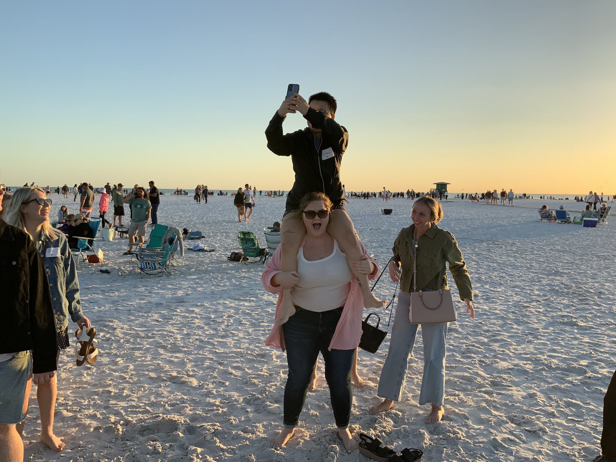 ThePattersonFdn's tweet photo. Today we celebrate @IUPhilanthropy students in SRQ. Tomorrow begins an intense week of connecting, learning + sharing #DigitalAccessforAll @margin_mission @CFSarasota @reliableadvisor @SuncoastCGLR This group is wonderful &amp; we are looking forward to exploring the possibilities! https://t.co/90czKtuShz