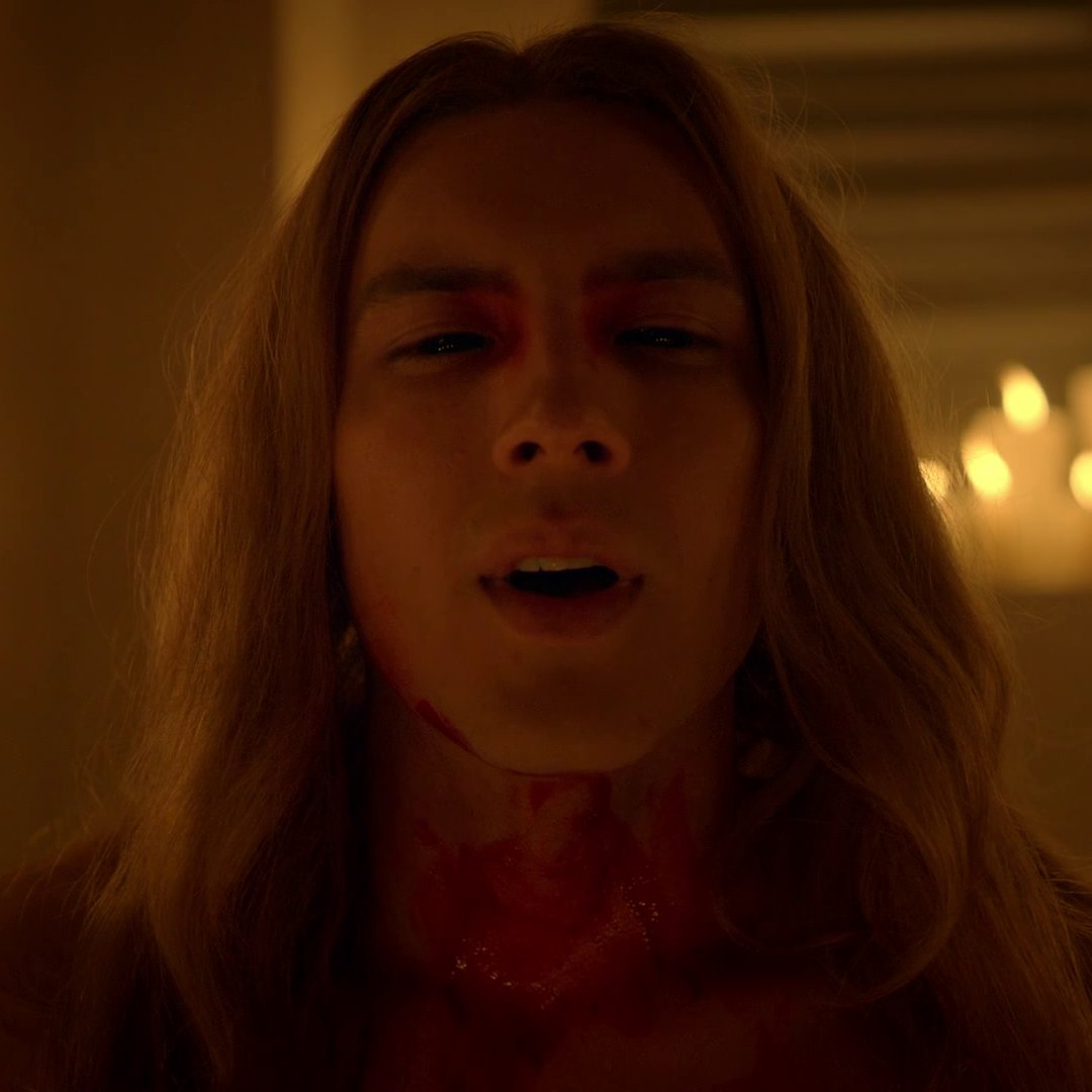 ahscenes's tweet photo. S03E02 x S08E03 | #AHS https://t.co/Dv94wZX0QV