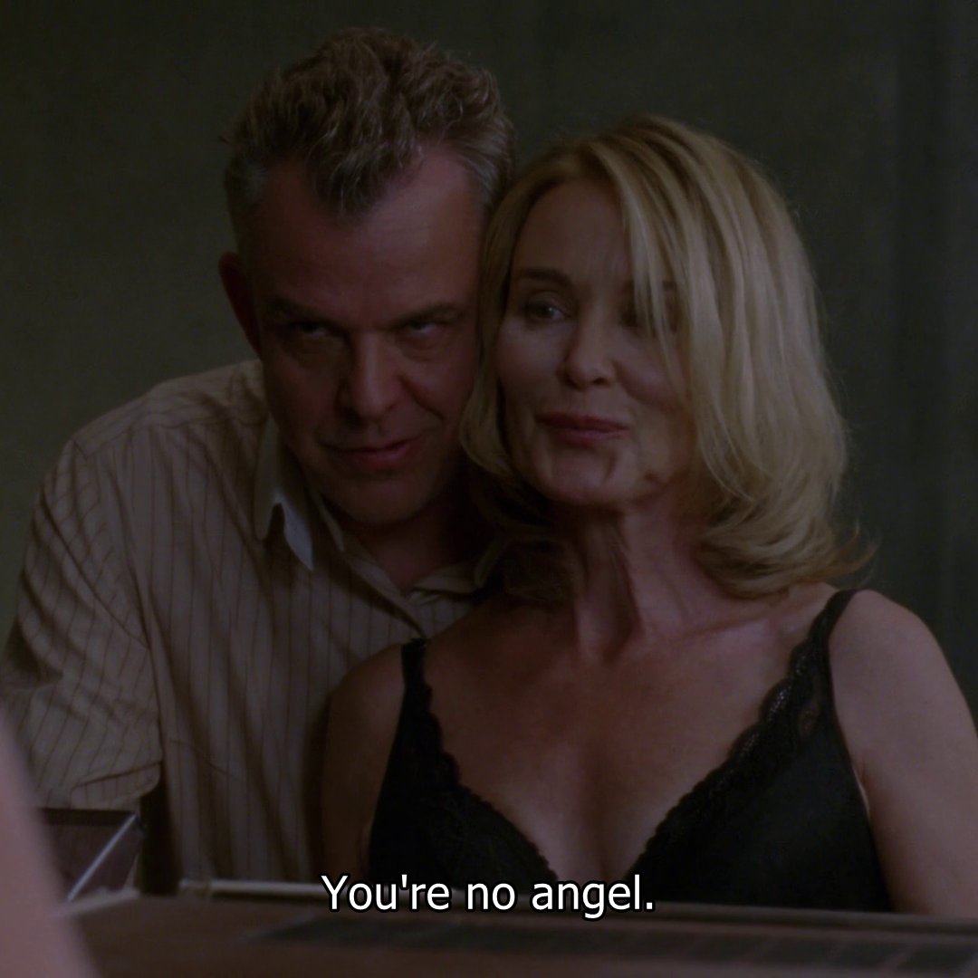 ahscenes's tweet photo. S02E08 x S03E07 | #AHS https://t.co/E3Gw2uipM6
