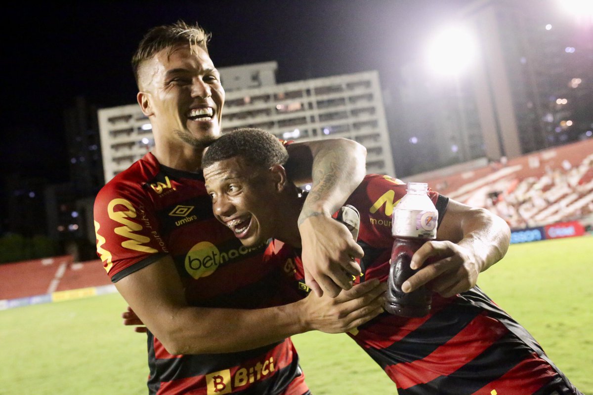 sportrecife's tweet photo. Boa noite, torcida! 🌙 A semana de preparação para jogar diante do Íbis e do Floresta vai começar. #PeloSportTudo https://t.co/AcV0tJOZGz