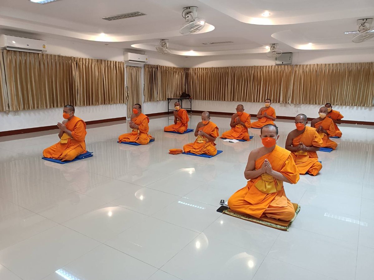 meditation_sb's tweet photo. สิ่งที่มนุษย์แสวงหา คือ
ความสุขที่แท้จริง
และเรื่องราวความเป็นจริงของชีวิต ทั้งหมดนี้จะรู้ได้ด้วยตัวของตัวเอง
เพราะมันอยู่ใน
กลางกายของเรา
🌹คุณครูไม่ใหญ่
🍀🍀🍀🍀🍀
14 มีนาคม 2565
กิจวัตรบุญยามเช้าพระภิกษุศูนย์ปฏิบัติธรรมสระบุรี
นำบุญมาฝากทุกท่านสาธุๆ 
#กิจวัตร #ออนไลน์￼￼ https://t.co/wDGNeZ1VyX