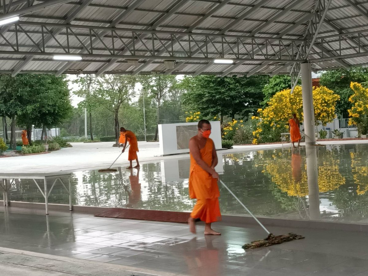 meditation_sb's tweet photo. สิ่งที่มนุษย์แสวงหา คือ
ความสุขที่แท้จริง
และเรื่องราวความเป็นจริงของชีวิต ทั้งหมดนี้จะรู้ได้ด้วยตัวของตัวเอง
เพราะมันอยู่ใน
กลางกายของเรา
🌹คุณครูไม่ใหญ่
🍀🍀🍀🍀🍀
14 มีนาคม 2565
กิจวัตรบุญยามเช้าพระภิกษุศูนย์ปฏิบัติธรรมสระบุรี
นำบุญมาฝากทุกท่านสาธุๆ 
#กิจวัตร #ออนไลน์￼￼ https://t.co/wDGNeZ1VyX