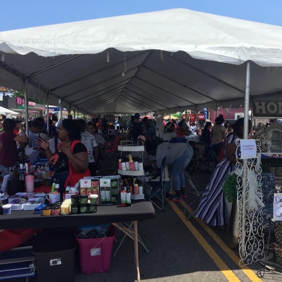 OneOKCEvent's tweet photo. Who’s ready for food trucks, live music, games, and more! This year OKC’s BIGGEST block party is a full weekend of events!
7th Annual oNE OKC Homecoming Weekend! May 6th - 8th.
.
.
.
#neokc #oneokc #homecomingweekend2022 #okcblackmarket #neokcrenaissance #livemusic #okcarts https://t.co/yqur4dzCTs