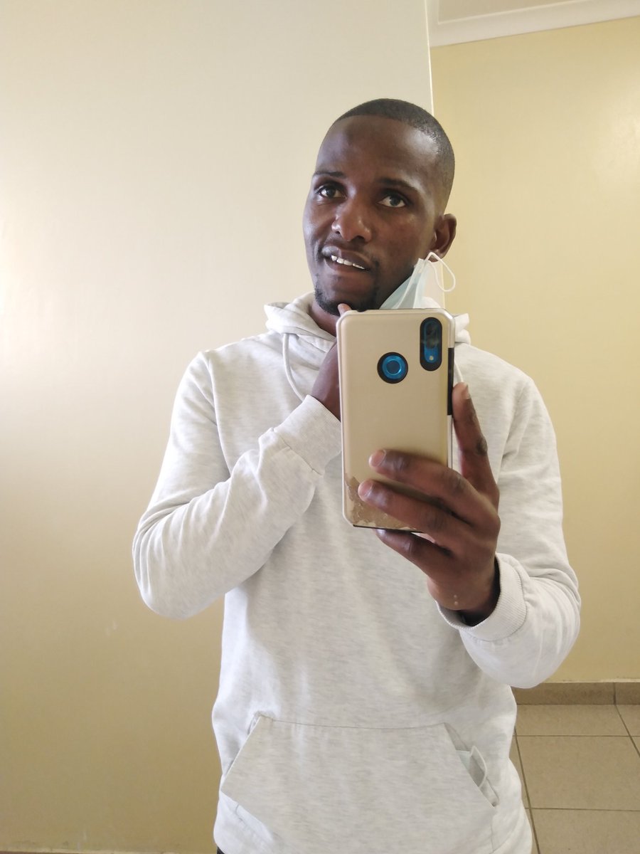 mfokamathaba's tweet photo. @KhuleMalandela Turning 35 in May 😎... I'm getting older too quickly https://t.co/FsRFOYGh4D
