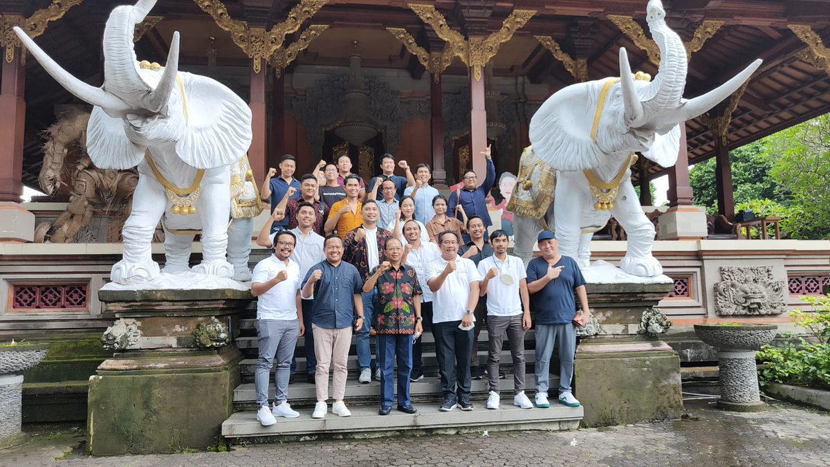 Token DOOiT tweet media