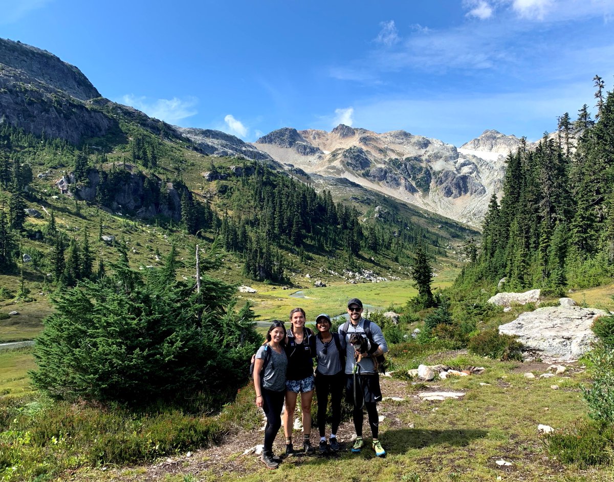 MichaelaKhan23's tweet photo. Got caught in the spring rain today, so naturally I'm thinking about summer hikes in the heat 🥰☀️ https://t.co/IrmqFtHiYR