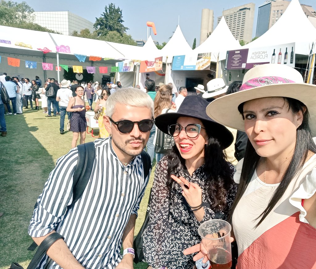 El arte de plasmar atmósferas, aromas y sabores por medio de sus letras o imágenes. 

Camaradas y colegas 🙌 en la octava edición de <a href="/SaborEsPolanco/">Sabor Es Polanco</a>

Con <a href="/gastrotourDF/">Cris Méndez</a> <a href="/DaisyRamon/">Daisy Ramón</a> <a href="/ber_herrera/">Bertha Herrera</a> <a href="/ConApetito/">Con Apetito</a> <a href="/SoundsDeli/">SoundsDeli</a> <a href="/LiriMiri/">Miriam Lira</a> <a href="/La_Tragaldabas/">Brenda Vega</a> en #SaboresPolanco