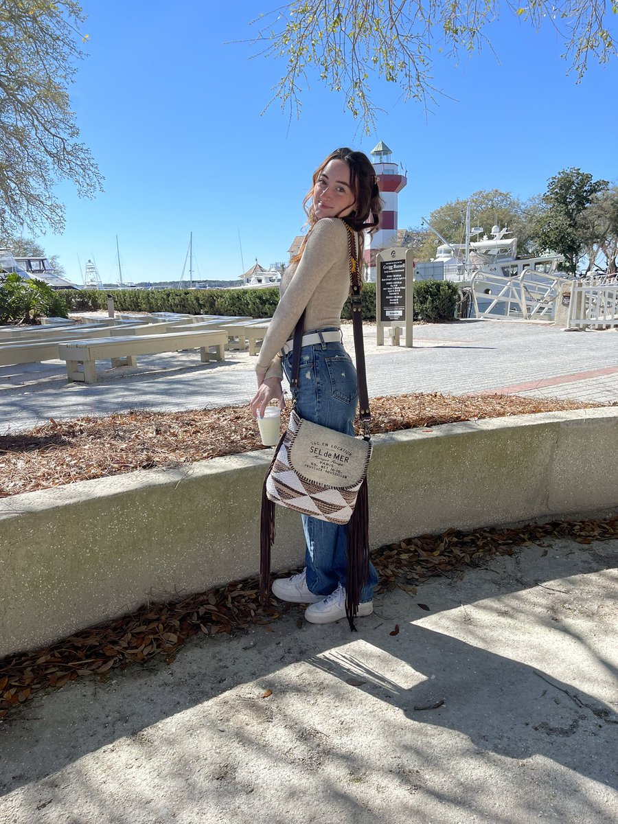 DrakeKealey's tweet photo. MY SISTER IS SO F-ING BEAUTIFUL HOLY SHIT😍😍😍😍🥺🥺🥺🥺 https://t.co/f2xq1WkvWH