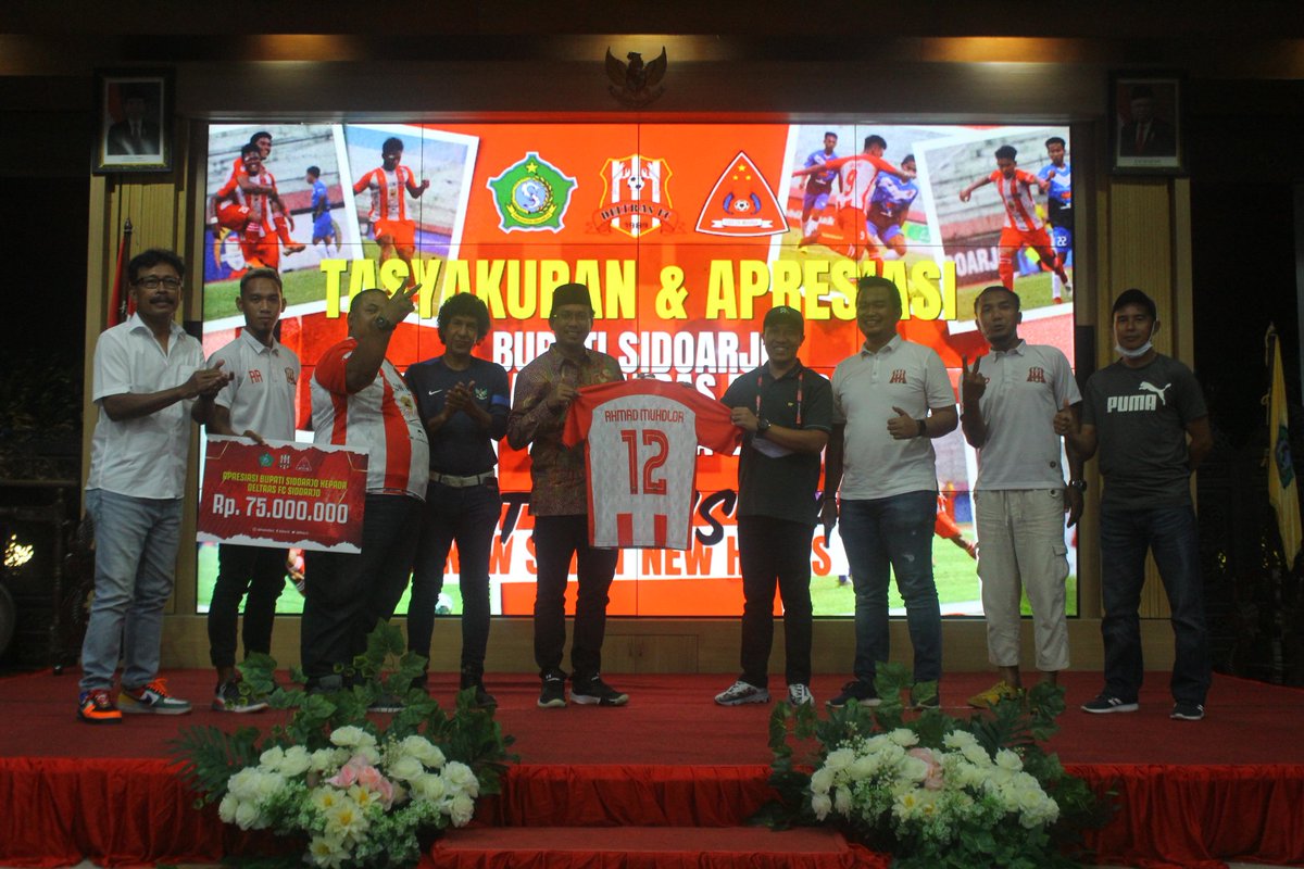 Deltras_FC's tweet photo. Thanks to Gus Muhdlor Bupati Sidoarjo, apresiasi, sambutan dan jamuannya ๐๐ kita berjuang dan raih bersama mimpi Liga 2 ini ๐๐ฏ
#Liga2KamiDatang #deltrasofficial https://t.co/qBtGT0K2yt