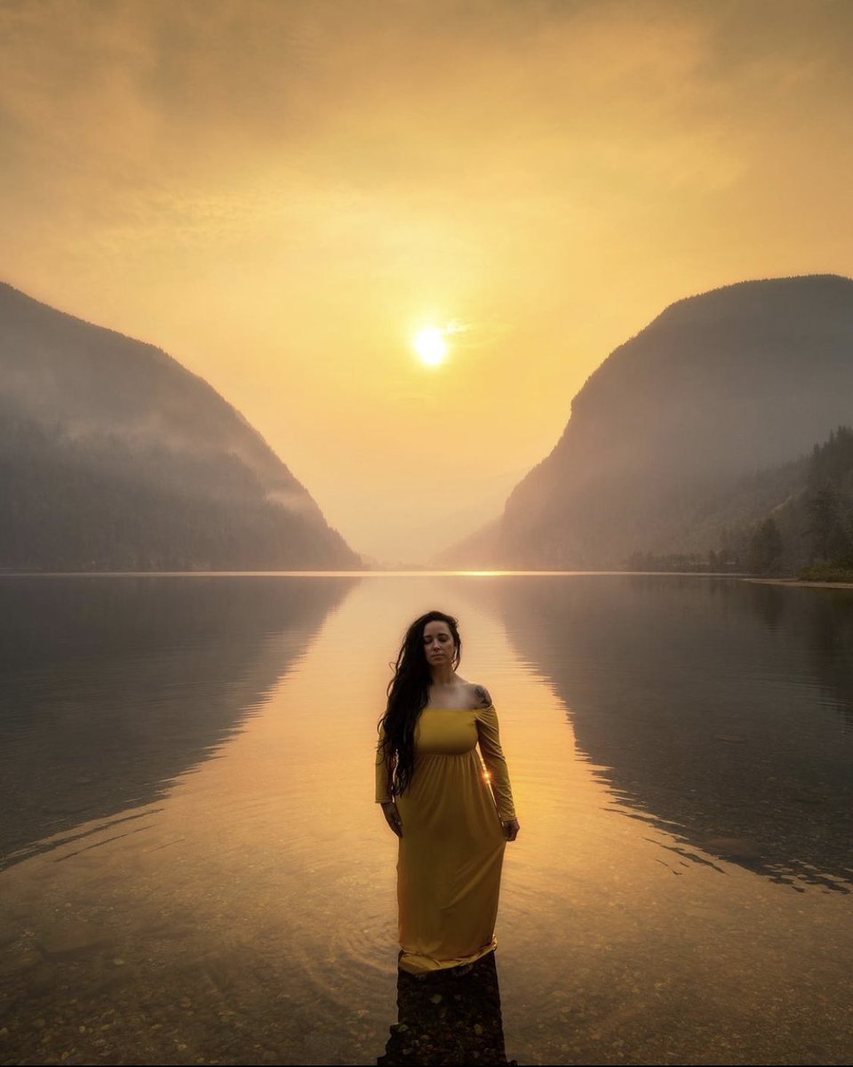 sarahlyndsay_'s tweet photo. Gn Gn Gn 💛

Back to yellow.  

This was taken during then thickest of forest fire season in BC in 2021! The temps in 🇨🇦 reached 49.7 C!

The colours are accurate in this image. The smoke was so thick and sometimes deep orange. 

Wild times my friends. Scary. 🌍 https://t.co/yMdjTRgjPx