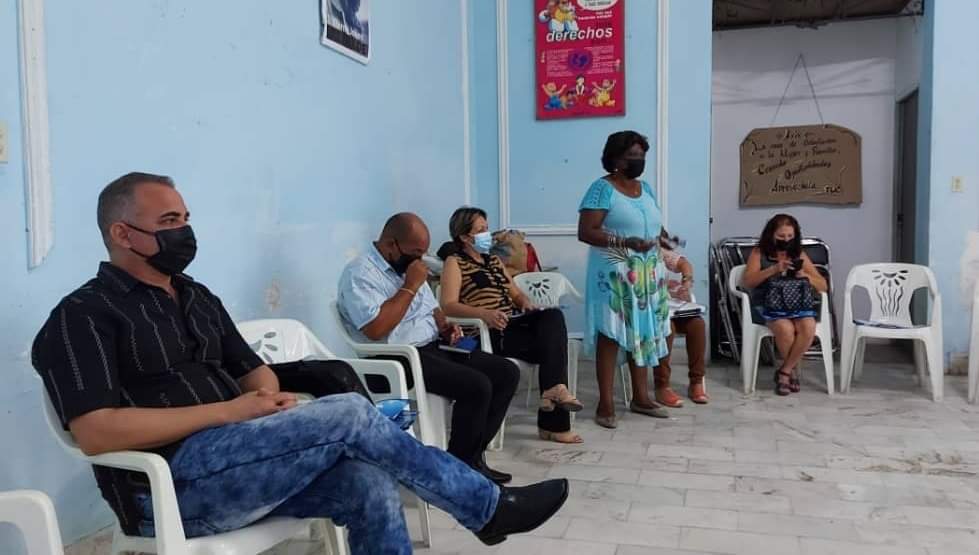 opscuba's tweet photo. Con un taller de trabajo inició el proyecto “Promoción de instituciones educativas saludables y sostenibles con la participación activa de la mujer en Cuba”, coordinado por @CubaMined y la Oficina de OPS/OMS en Cuba, con financiamiento de la Emabjada de Australia en el país. https://t.co/VH3MaxzPJz