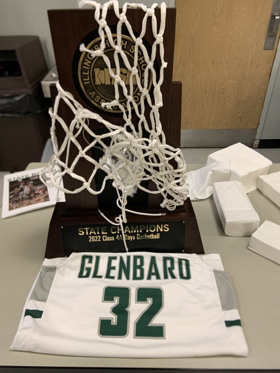 HoopsGBWest's tweet photo. 2022 4A State Champs.  37-1 https://t.co/Qj9JtItMaf