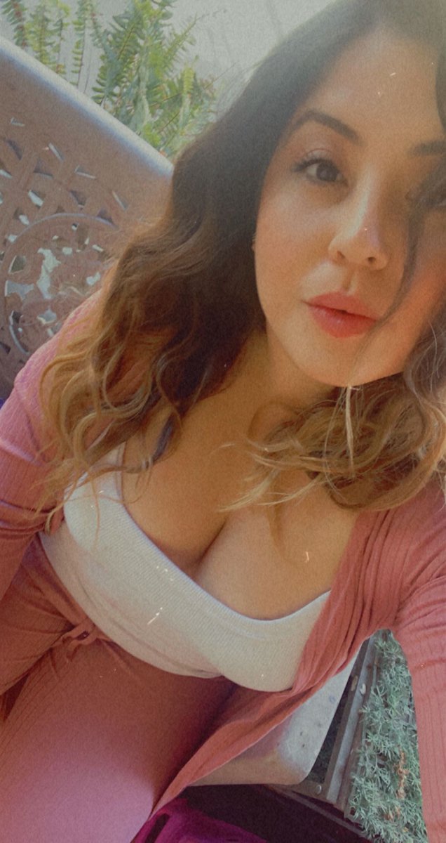 rowzyrose's tweet photo. 💕 https://t.co/sMG43lkeM5