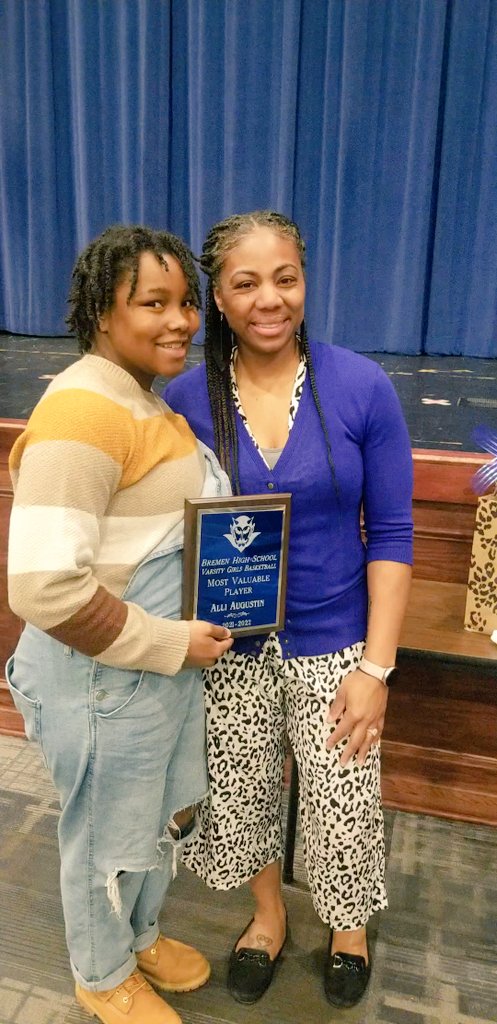 AlliAugustin's tweet photo. 1st all team now season MVP. Thanks coach K!! @BremenCS @SavStateTigers https://t.co/G8PsZuRJem