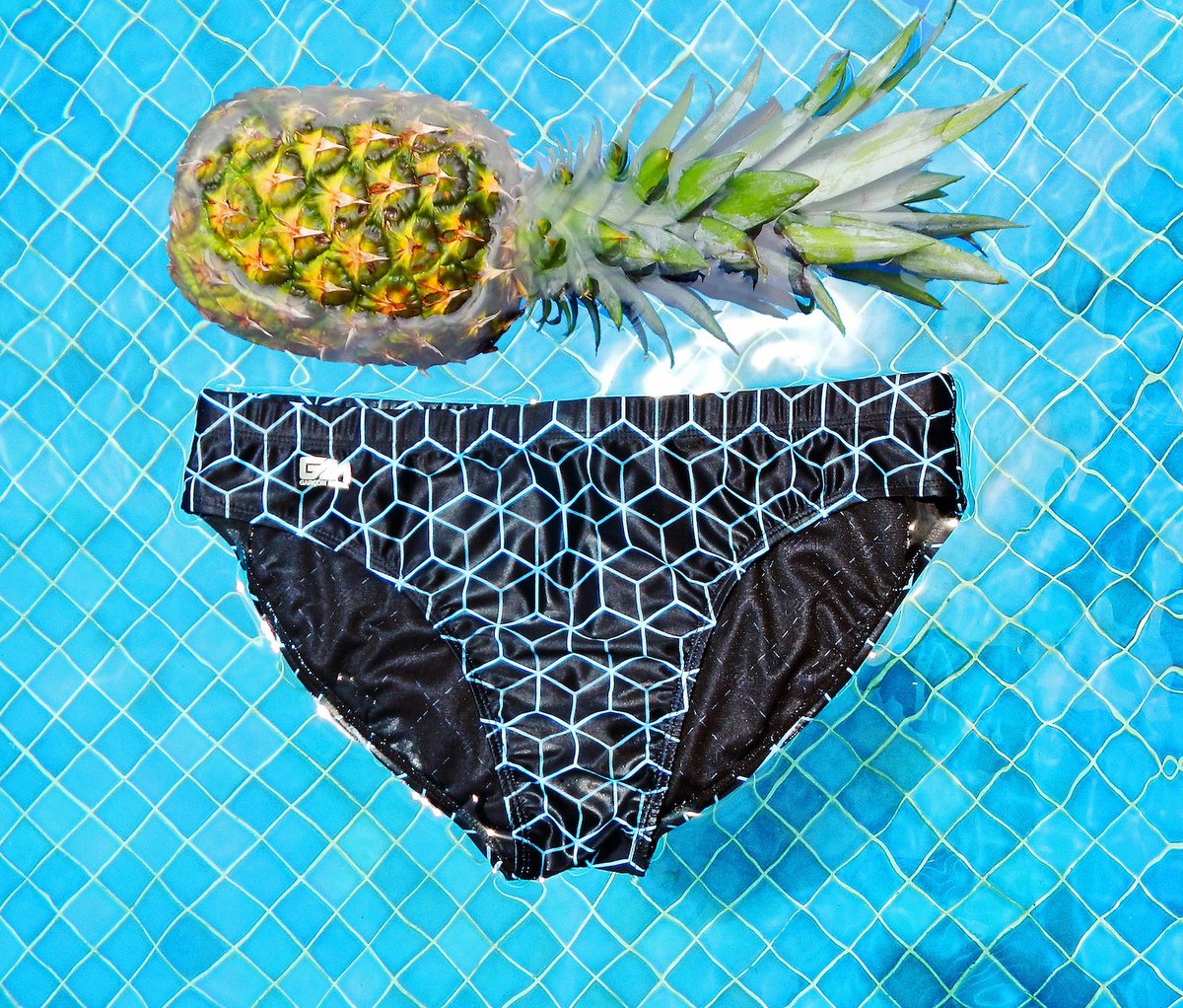 Garcon_Selfies's tweet photo. Have you 👀 our Garçon swimwear? 💦🐟 Available at https://t.co/XnoeR1ccU4 https://t.co/IkzdRoRmjg