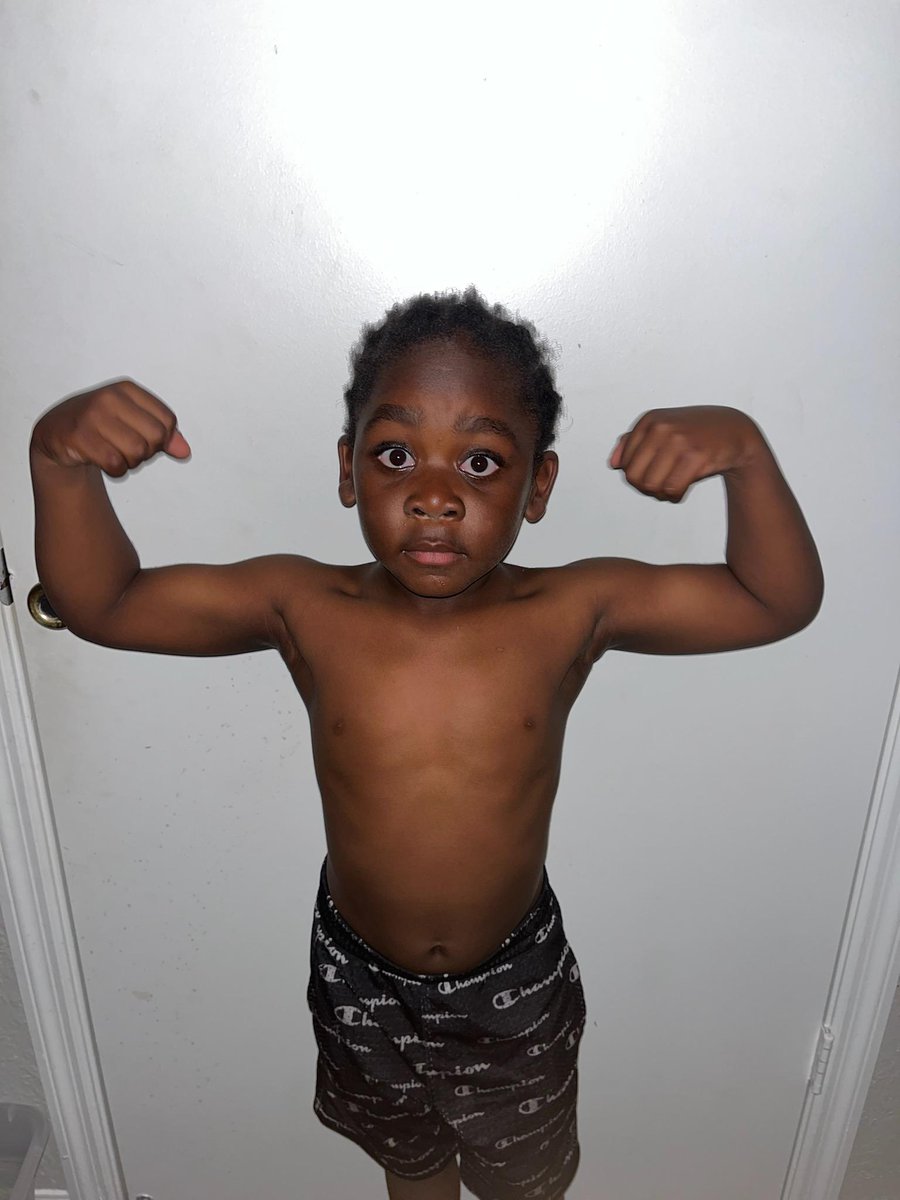 bigmikeharp1's tweet photo. My 5 year old we working over here!!! #FutureNole!!! Big #pushup's and #pullups!!! ππΎπ€πΎπ―β€β€β€β€ https://t.co/WhynfT7ZiO