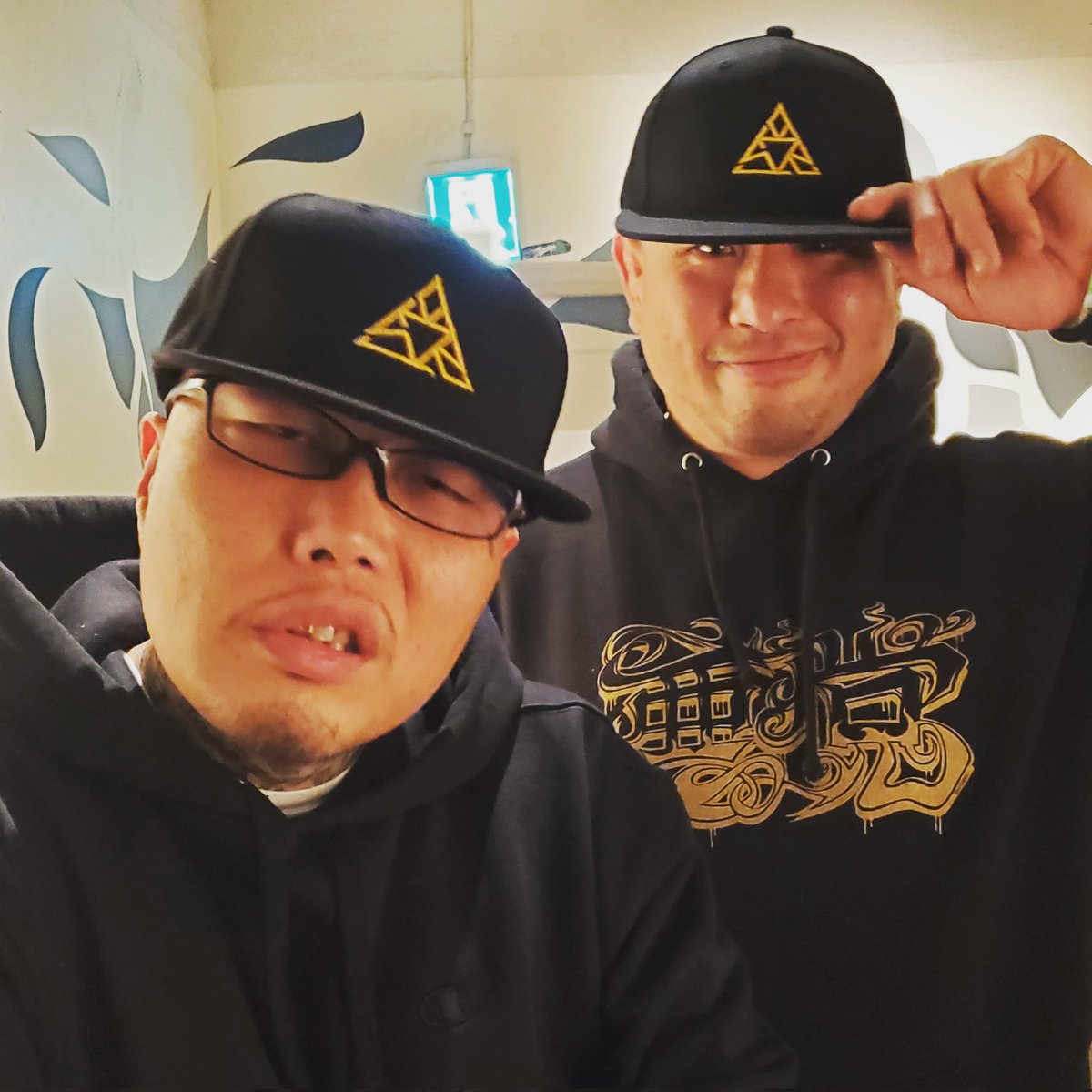 RT @mrkobayashi1970: 春の新作ゴールドの鎖LOGOキャップ作ったって