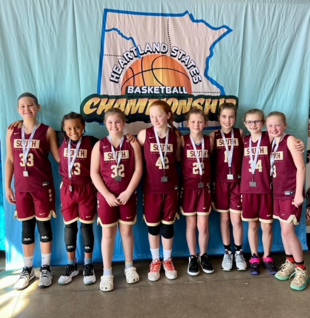 Congrats to these teams playing at The Heartland States Tourney in IA this weekend. Way to finish out the season ballers! 
4 Red, 4 Gold took 2nd place and 5 Gold took 1st place
#StrongerTogether