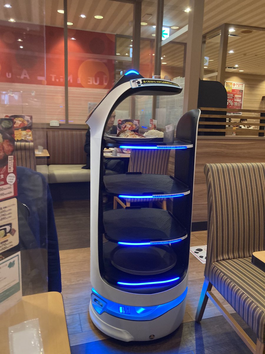 131aefcfd180's tweet photo. ガストきたらロボットがご飯持ってきて何事かと思ったわ https://t.co/ySouSnR33K