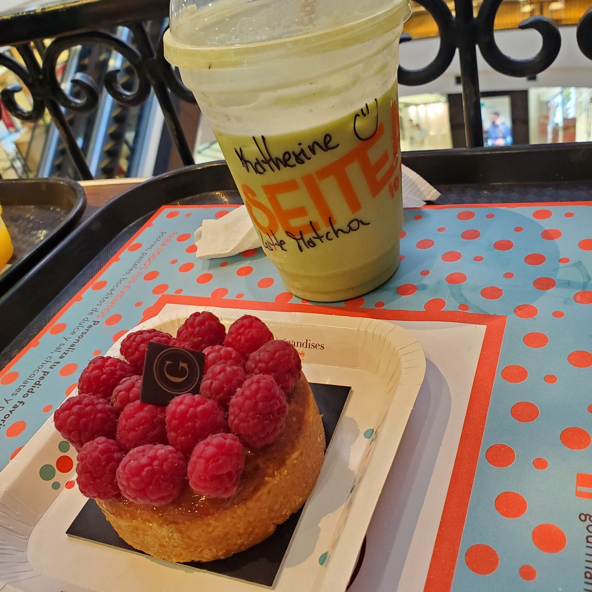 KatherinGaby's tweet photo. 2022.02.13 โญSunday be Like...
Iced Matcha Latte + Tartaleta de Frambuesas ๐๐
#PartOfKate https://t.co/7AvNKuVDiR