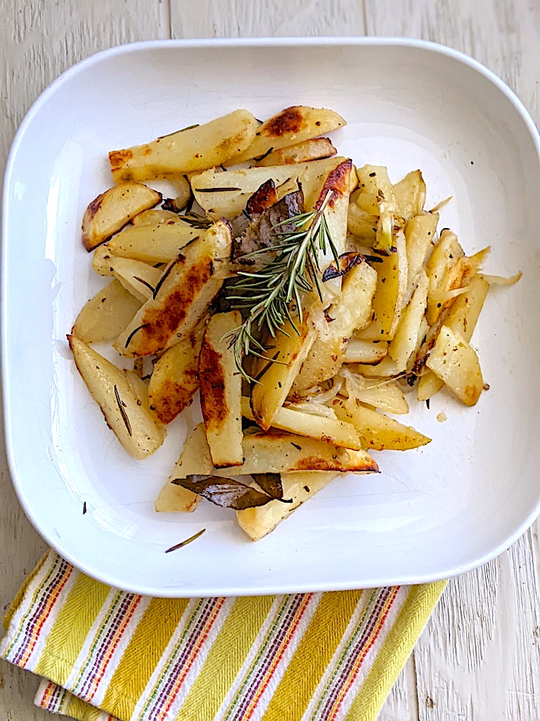 by_dolce's tweet photo. Traditional Italian Roasted Potatoes - Solo-Dolce https://t.co/HoBfxZ1iu0

#solodolce #italianfood #Food https://t.co/Jo2GKwz4kj