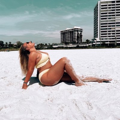 Kendall_Hamlin's tweet photo. #NewProfilePic https://t.co/AbejQmX8Io
